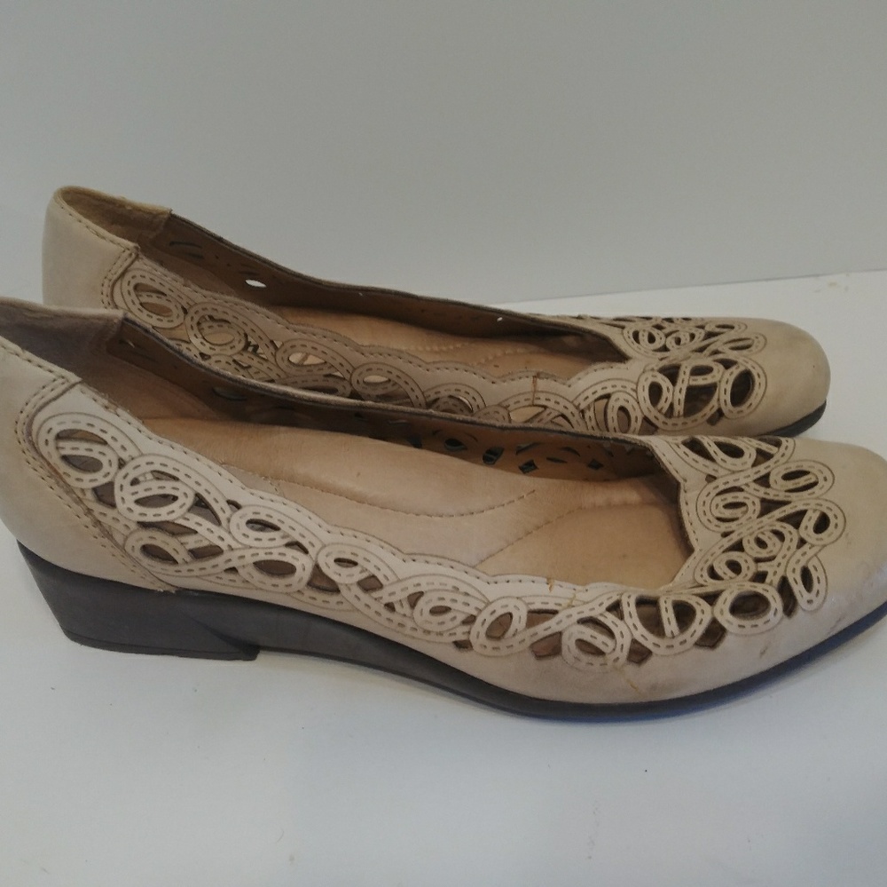 Earth bayside biscuit slip on wedge shoes